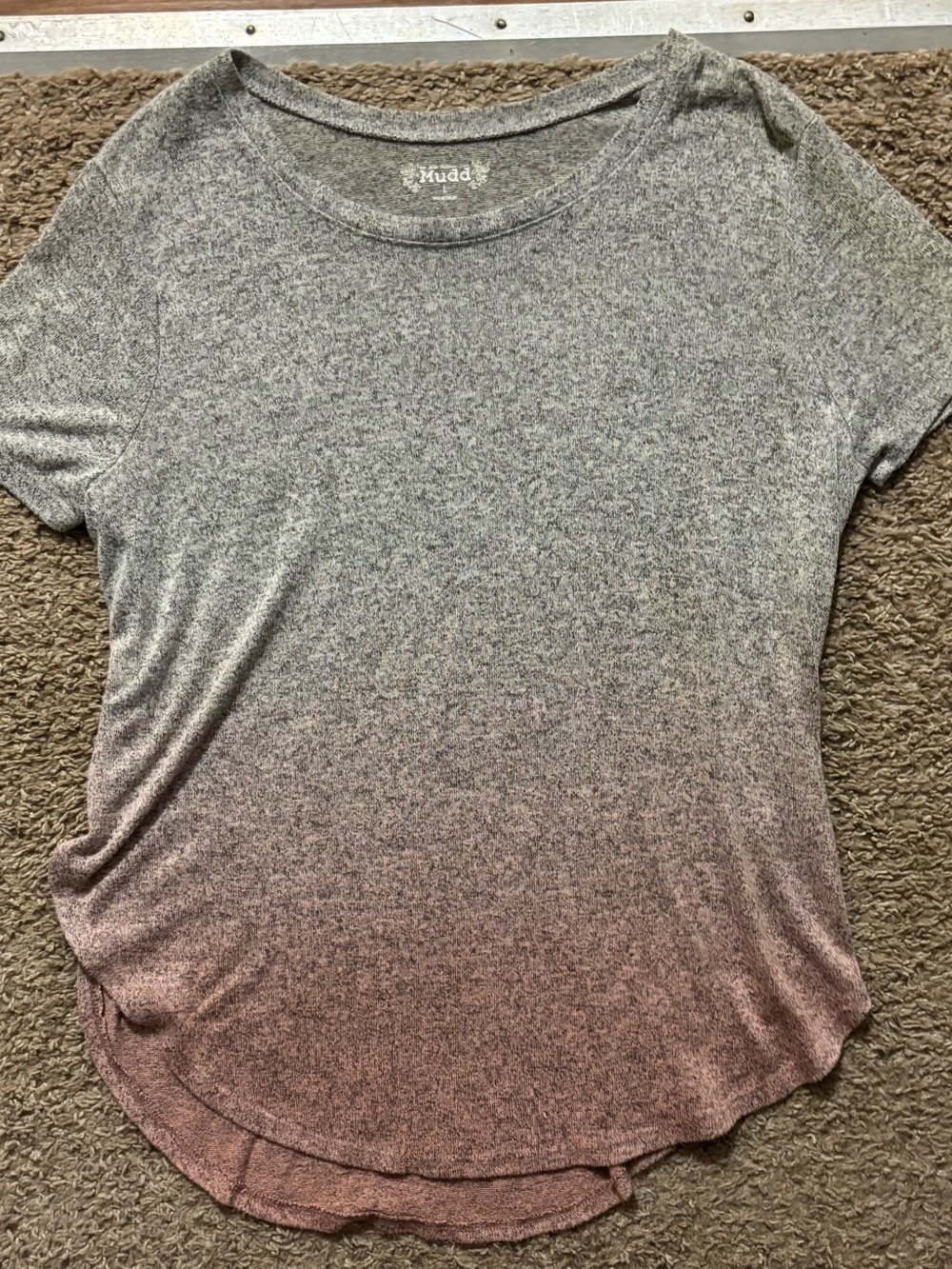 Mudd Women's Lg Short Sleeve Ombre Tee - Gray to Dusty Pink Great Condition